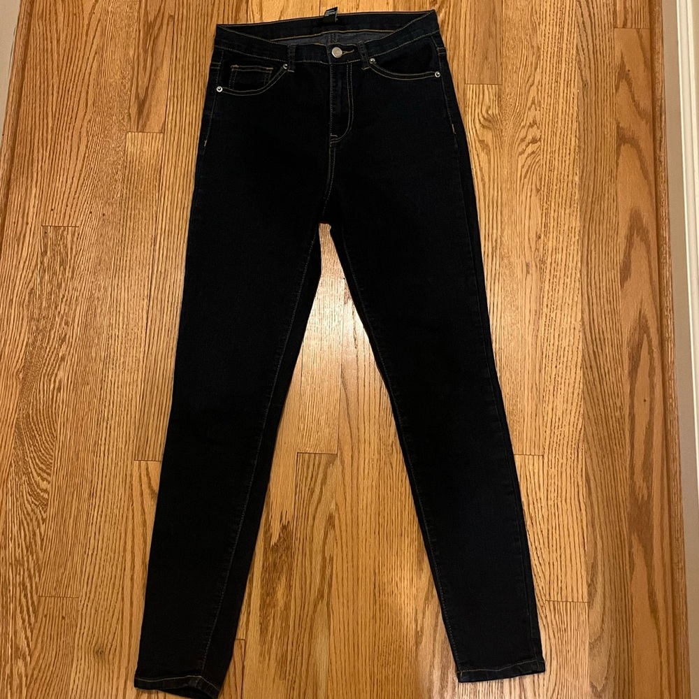 Dark skinny jeans